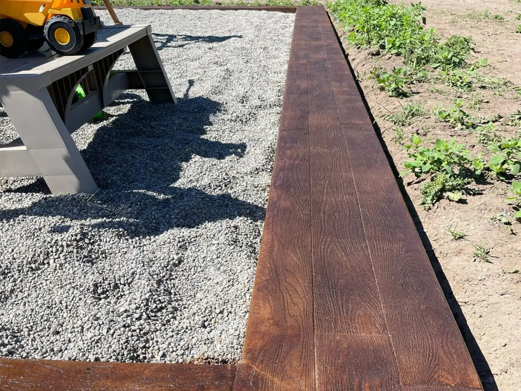 Landscape Concrete Bordering | Sidewalks Construction - Material Masters Concrete